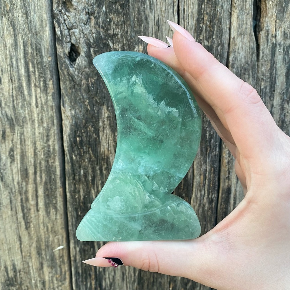 ☁️ green fluorite crystal moon carving